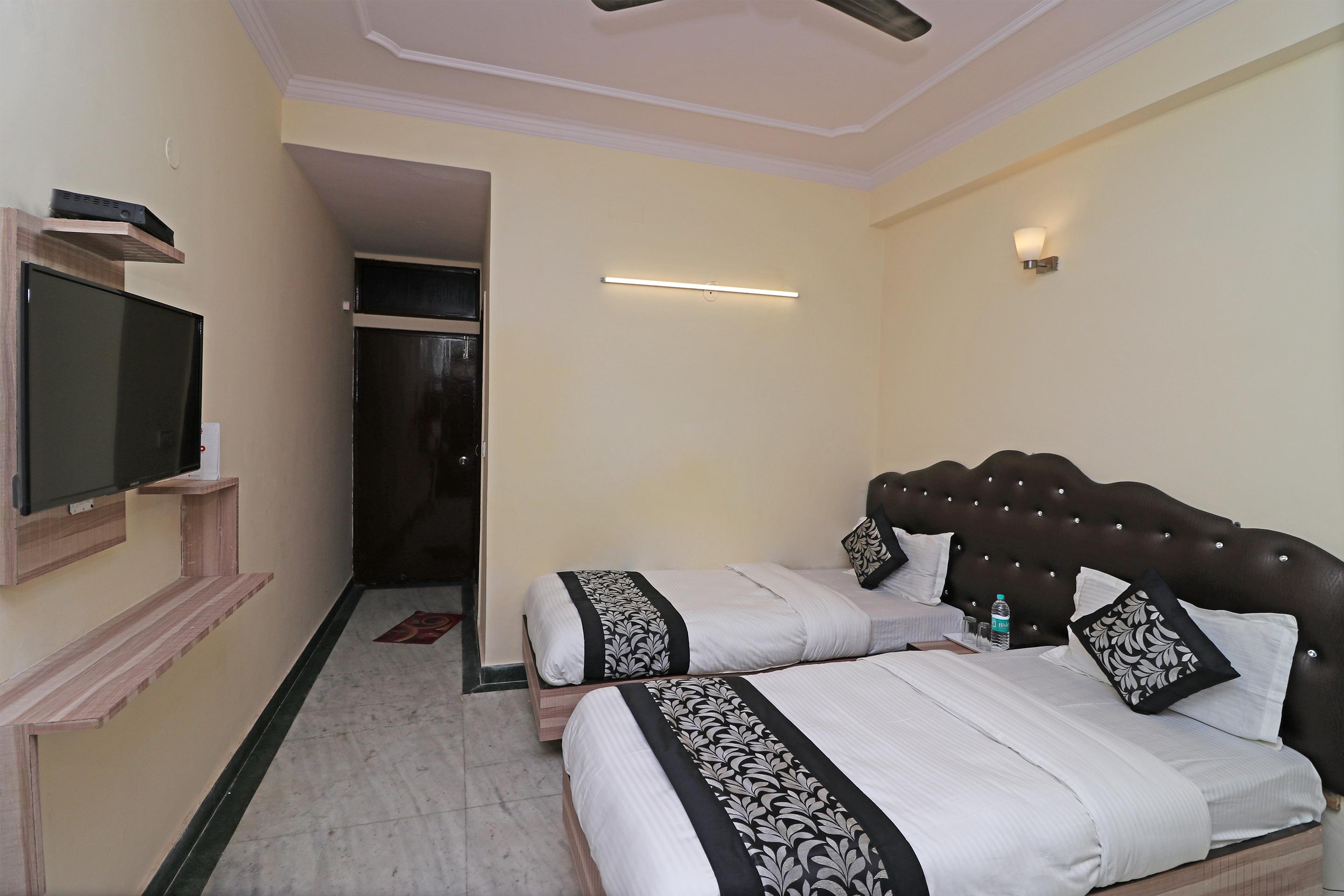 Adb Rooms Hotel Silver Shine Ню Делхи Екстериор снимка