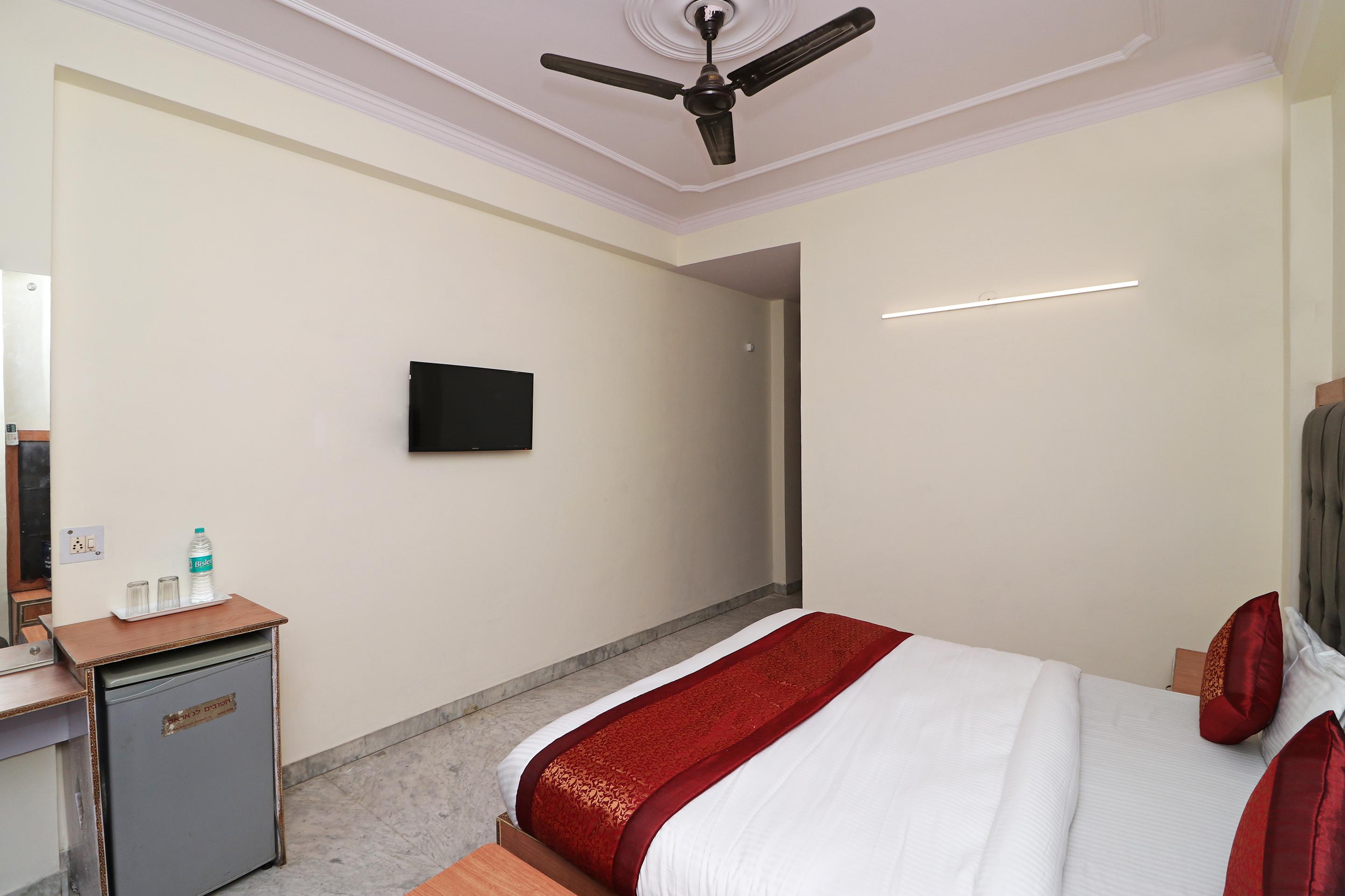 Adb Rooms Hotel Silver Shine Ню Делхи Екстериор снимка
